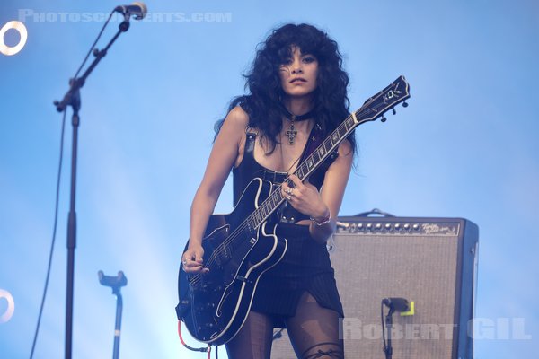 L.A. WITCH - 2023-05-28 - ANGERS - Le Chabada - Scene Reverberation - Sade Sanchez